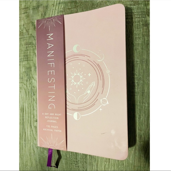 Manifesting a day and night reflection journal - Picture 3 of 3